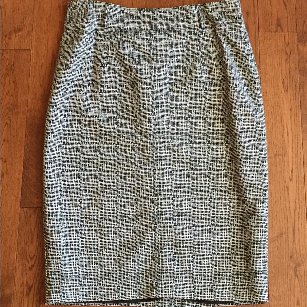 B&W Patterned Pencil Skirt: High Waisted